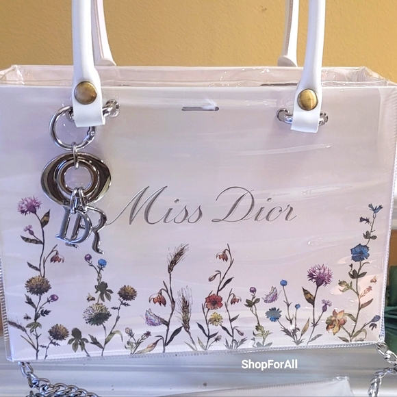 Dior - Picture 7 of 12